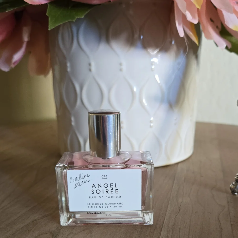 Le Monde Goumond Angel Soiree - Picture 1 of 3